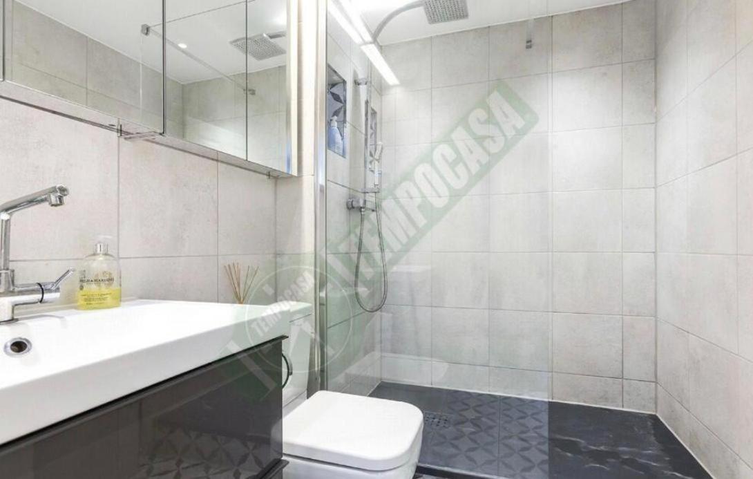 Charming 2 Bedroom Flat In Kensington * Londra