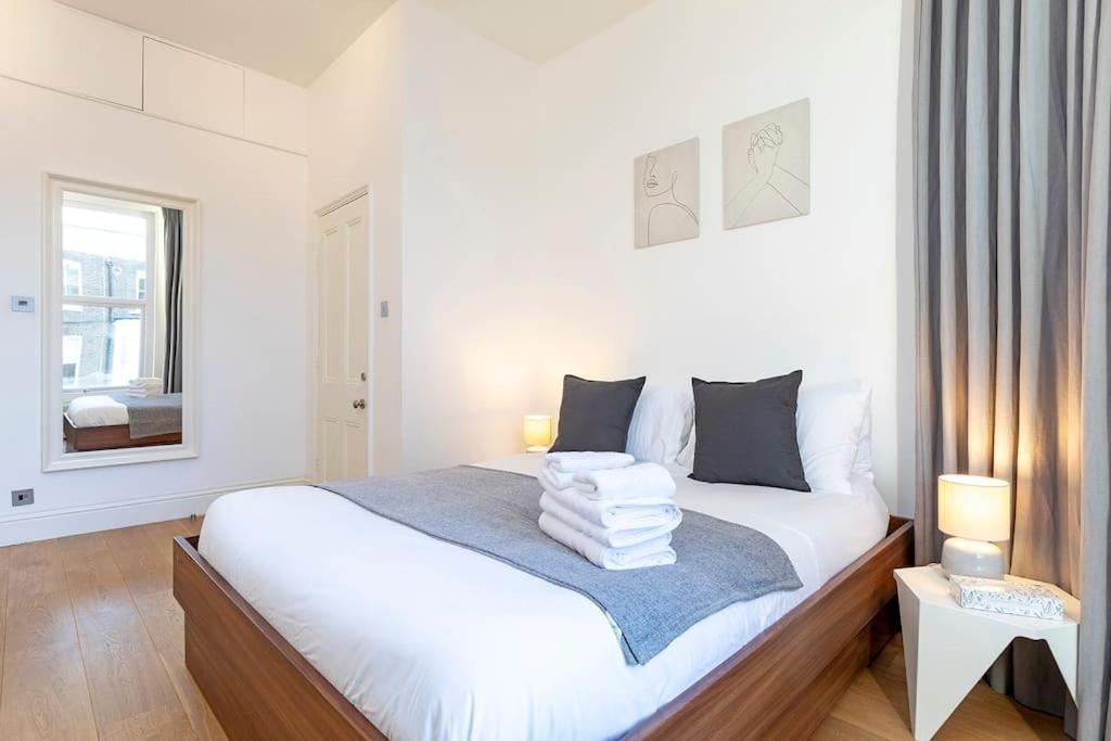 Charming 2 Bedroom Flat In Kensington Appartamento