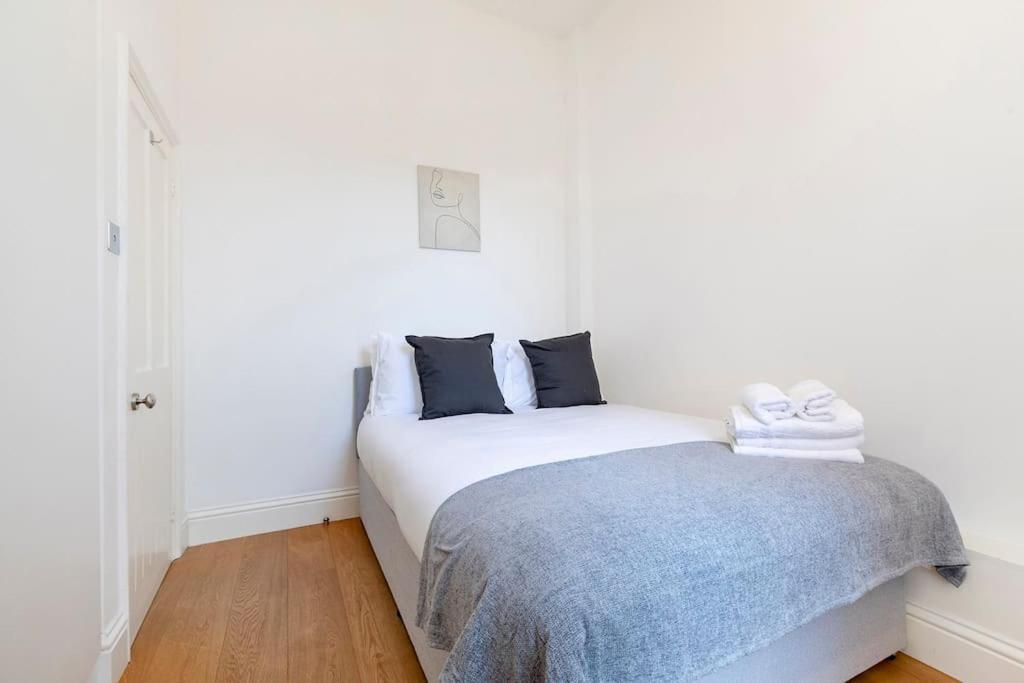 Charming 2 Bedroom Flat In Kensington Appartamento *